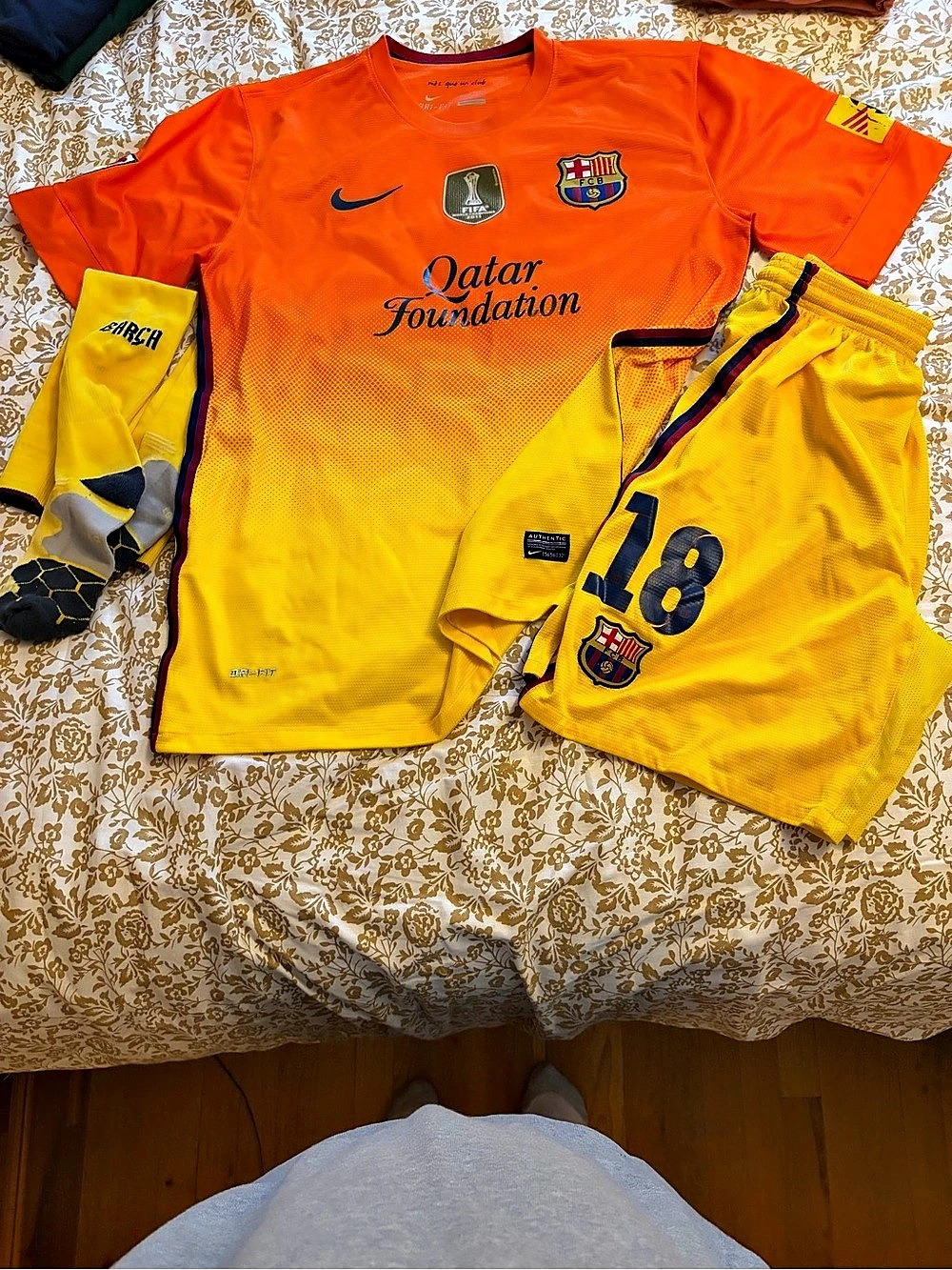 Nike FC Barcelona 2012/13 Home Kit Large Orange & Yellow Soccer Set